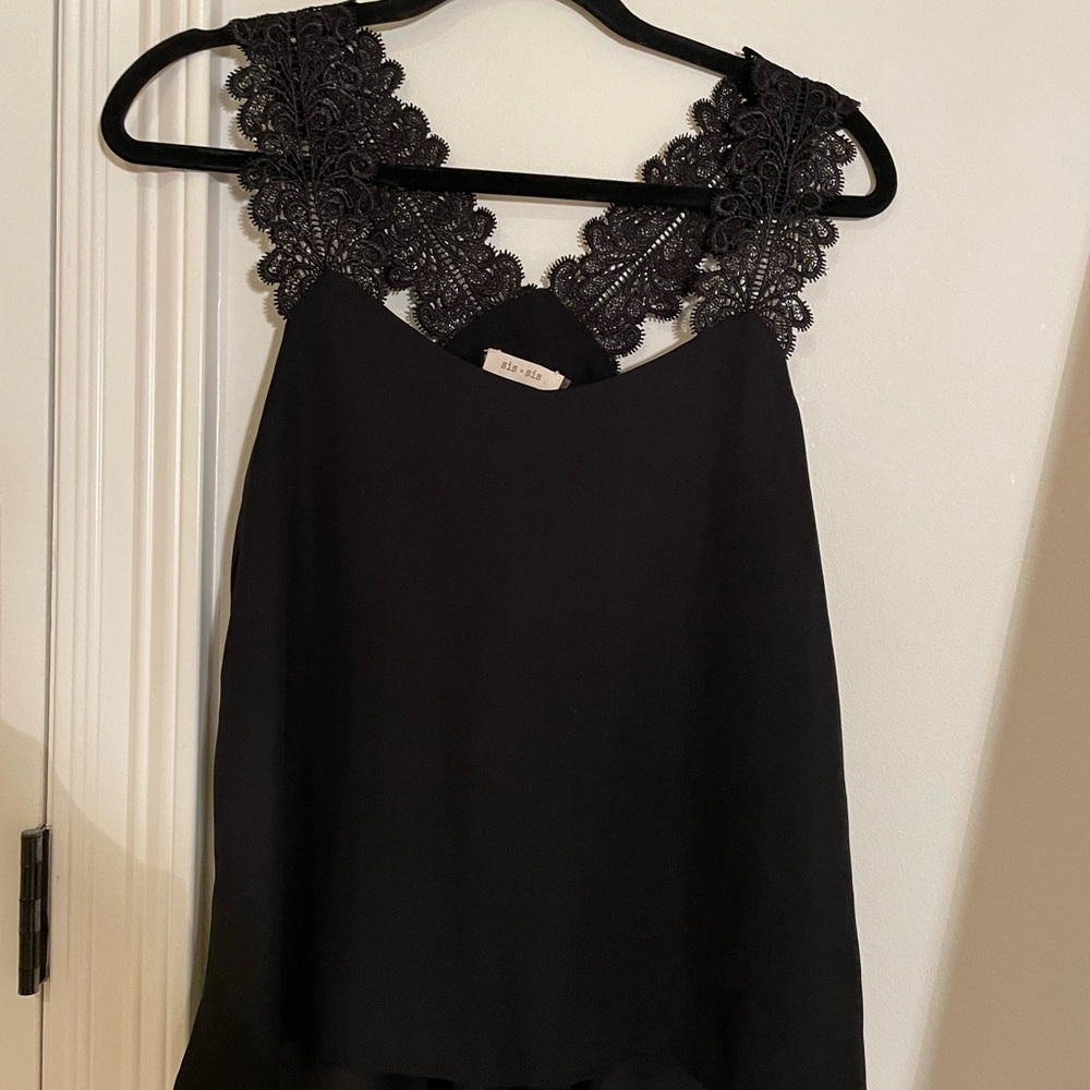 Sis sis lace black top